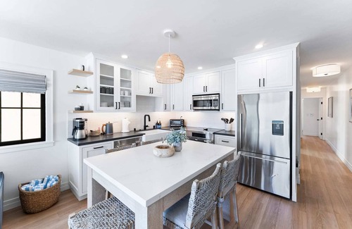 Mission Beach House | N Oceanfront Masterpiece with Rooftop & Hot Tub