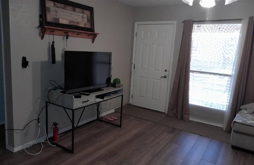 Buckhorn Neighborhood Condo | n5 minutes to Apache Well Golf Resort and 20 minutes to the lake.