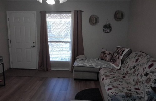 Buckhorn Neighborhood Condo | n5 minutes to Apache Well Golf Resort and 20 minutes to the lake.