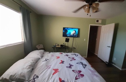 Buckhorn Neighborhood Condo | n5 minutes to Apache Well Golf Resort and 20 minutes to the lake.