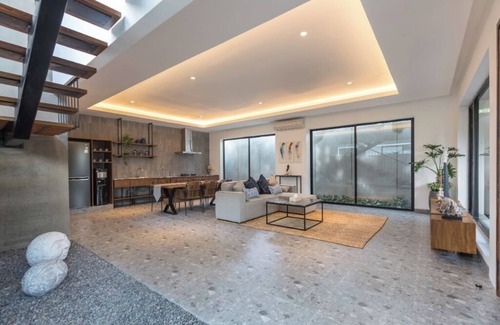 Babakan Villa | n6 BR Spacious Suite Private Villa at Canggu Areannn