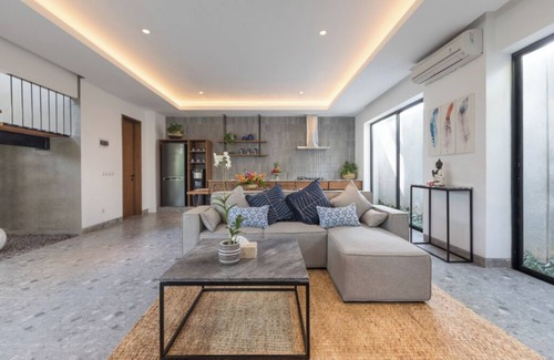 Babakan Villa | n6 BR Spacious Suite Private Villa at Canggu Areannn