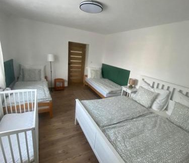 Skvoretice Apartment | Na Gruntě
