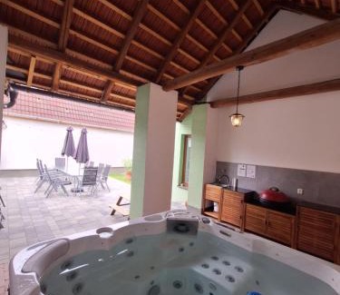 Dolni Bojanovice House | Na Sedmnáctce - s vířivkou