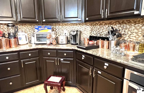 Tracy House | Nabor(6) cozy comfortable adorable stand-alone with private bathroom