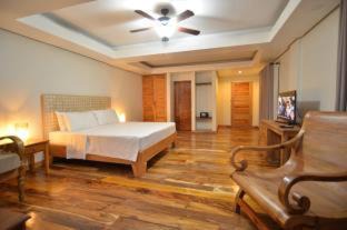 Hinoba-an Resort | Nabulao Beach Resort
