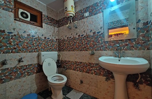 Mallital Hotel | Nainital Hotel C Residency