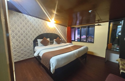 Mallital Hotel | Nainital Hotel C Residency