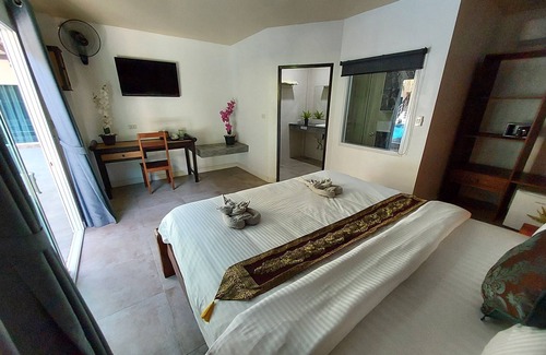 Ban Sakhu Hotel | Naiyang Dream resort beautiful 4 Star resort not far from the beach & airport