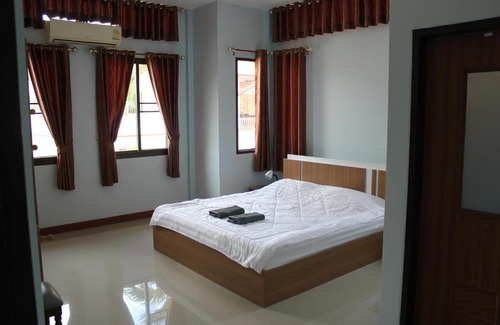 Rayong House | Naluemon Village FH 3-4