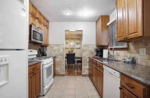 Fox Valley House | Naperville FHS Rental - Woodview Lane