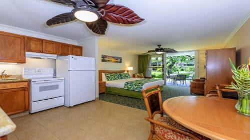 Napili Apartment | Napili Shores D127 · NS D127 Studio w Pool Near Beach