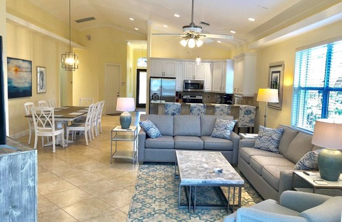 Naples Park House | Naples Best Value! High End 4 Bdrm Heated Pool Walk To Gulf Walk To Mercado