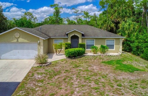 Rural Estates House | Naples, Heated Pool, 4bdr, 8 guest, private yard