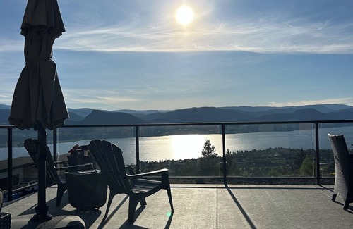 Okanagan-Similkameen Apartment | Naramata Dreaming: Wine Country Deck Suite w/Heated Pool & Trail Access