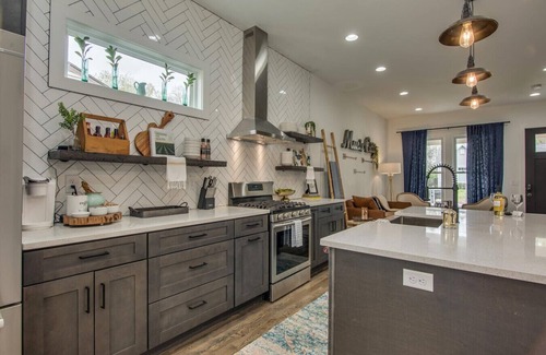 Cleveland Park Villa | Nashville Love-Bohemian Farmhouse of your dreams awaits in this 5 bed, 3.5 bath!