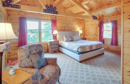 Nathrop House | Nathrop Home w/ Mountain Views + Yoga Greenhouse!