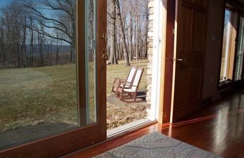 Mill Run House | Natural Beauty With Luxury Accommodations