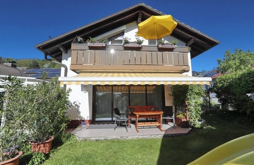 Bensheim House | Natural idyll at the foot of the Hemsberg - ideal starting point for nature lovers