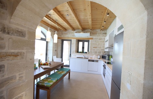 Atsipópoulon Villa | Natural stone - Villa Lemoni with stunning views, pool can be heated