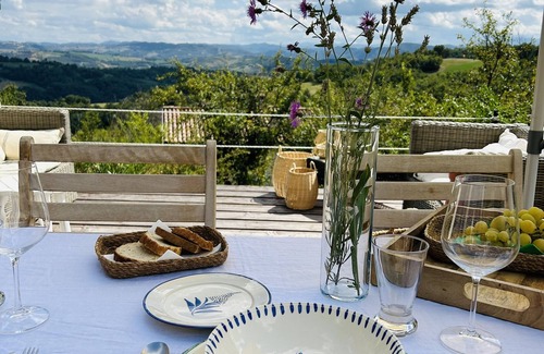 Lesignano de' Bagni House | nature, art and gastronomy. Italian countryside hills