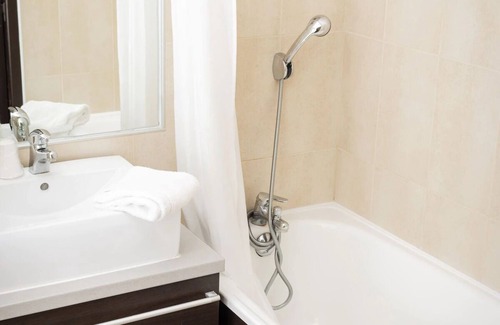 Gap Hotel | Nature at Your Doorstep! Pets Allowed, Seasonal Swimming Pool!