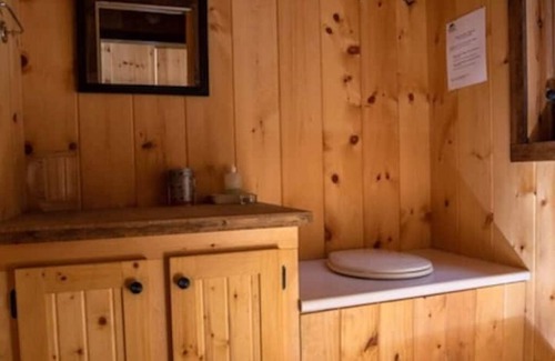 Saint-Etienne-De-Bolto Cabin | Nature eco-lodge with water view: La Mésange