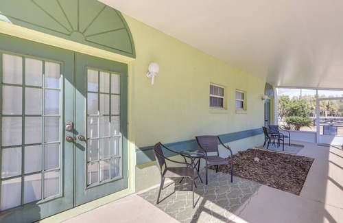 Williston House | Nature Coast Farmhouse w/Screened-In Porch!
