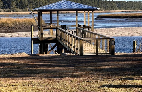 Midway Apartment | Nature Lovers Escape Waterfront Pool Dock Sunsets Fishing Kayaking Savannah