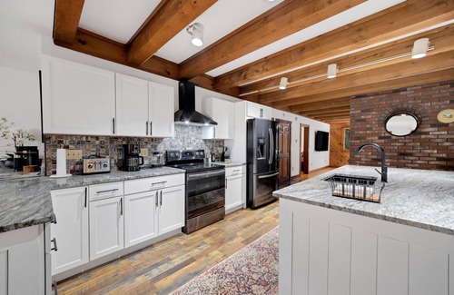 Windham House | Nature, Pool, Hot tub&Lakes! Mins to Sebago &More