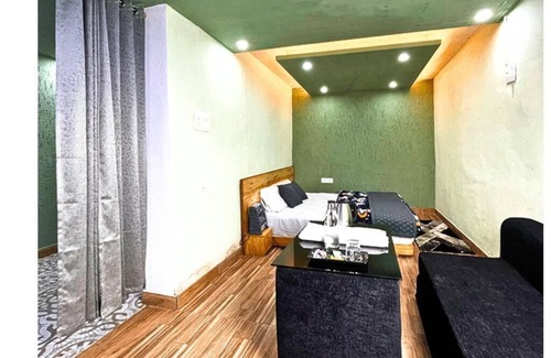 Bullawala Resort | Nature's Haven: Family-Friendly Retreat, Scenic Views & Cozy Comforts Await!