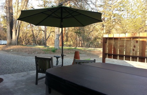 Oakhurst House | Nature's Riverside In a tranquil setting by the River *Private Hot Tub