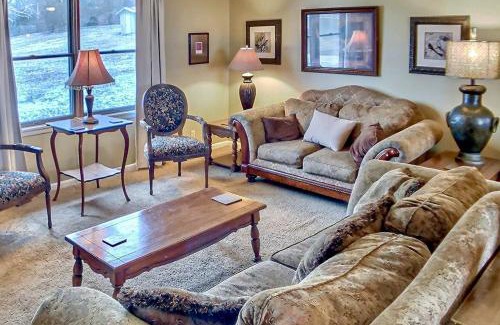 Eureka Springs House | Nature's Sanctuary