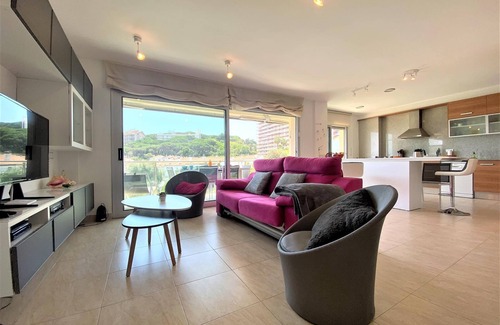 Sant Feliu de Guixols Apartment | Nautilus apartment with community pool, wifi, air conditioning.