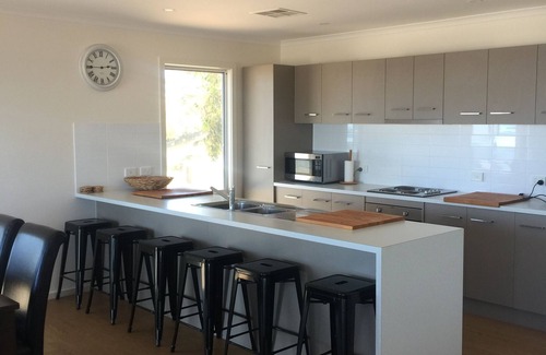 Muloowurtie House | Nautilus Sands - The Ultimate Beachfront Holiday Home