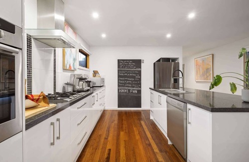 Flinders House | Nautilus Summary: Tuc
