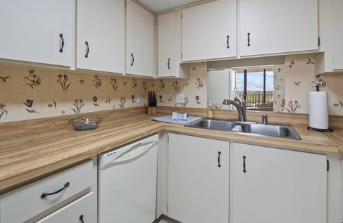 Flagler Beach Condo | Nautilus Sunset Escape | Flagler Beach | Intracoastal Water Views | Beach | Pool | Tennis