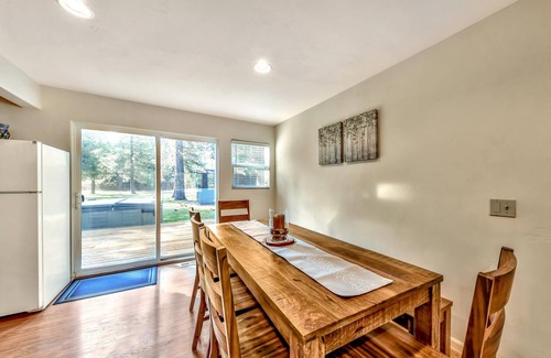 Tahoe Paradise House | Navahoe Charming Cabin 3BR,2BA