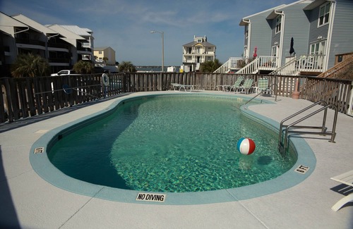Navarre Beach House | Navarre Beach "Into the Mystic" Cozy & Unique Townhome