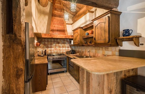 Le Cret Ski Chalet | Navette Privative | Chalet cozy pour 10 + Jacuzzi
