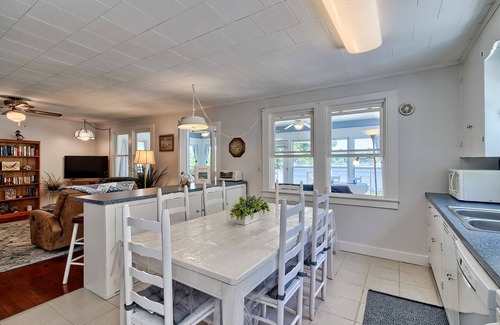 Liberty Hill House | nBeaver Creek Bungalow- Boat Ramp/Dock, WiFi, Single Level