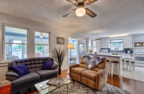 Liberty Hill House | nBeaver Creek Bungalow- Boat Ramp/Dock, WiFi, Single Level