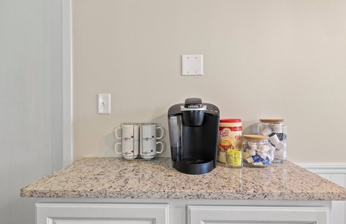Kilbourne House | nClose to Zoo, Bridge Park+Dogs ok+Big Yard+Family itemsn