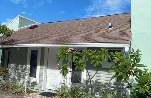 Seminole House | Near Beach, Pool, Paradise Awaits Adult Only The Green Room