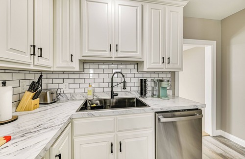 Lebanon House | Near Bourbon Trail: Quiet Home w/Deck