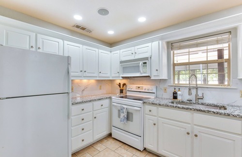 Carolyn Estates House | Near Cedar Creek Lake: Pet-Friendly Home w/Yard!