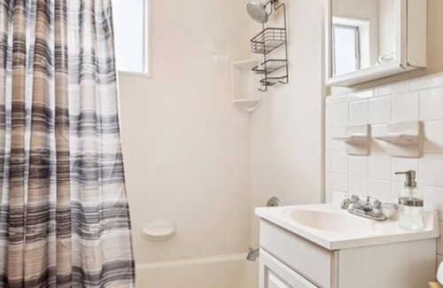 Dillard House | Near City Park and Bayou St John Peaceful and Pleasant