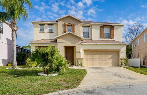 Windwood Bay House | Near Disney and Golf Pet-Friendly Davenport Home!