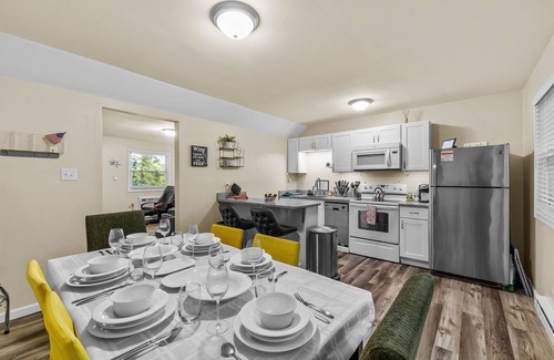 Saylorsburg House | Near Hiking & Water Parks!*Dogs OK*Wi-Fi*Fireplace