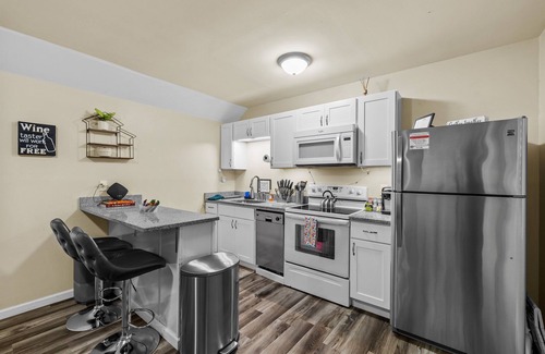 Saylorsburg House | Near Hiking & Water Parks!*Dogs OK*Wi-Fi*Fireplace